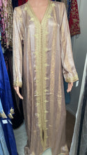 Charger l'image dans la galerie, Caftan marocain Jawhara avec sfifa dorée – Mariage, Aïd, cérémonie